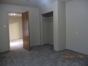 Building Photo - 1116 E 1st St