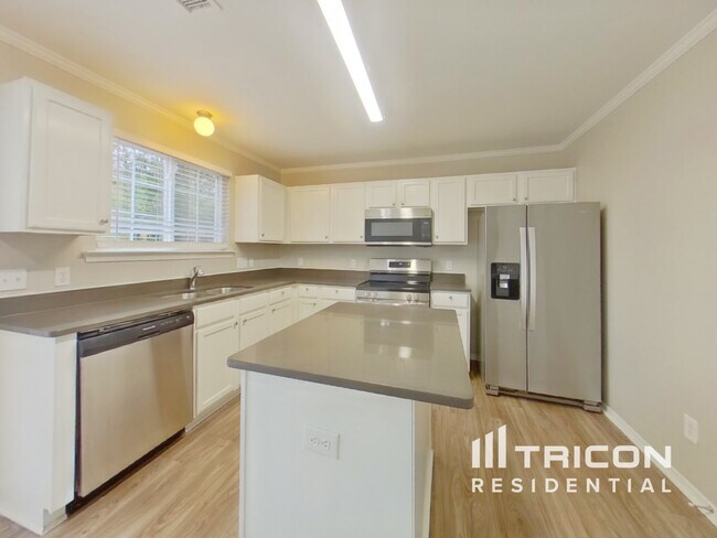 Building Photo - 2016 Mallard Woods Pl