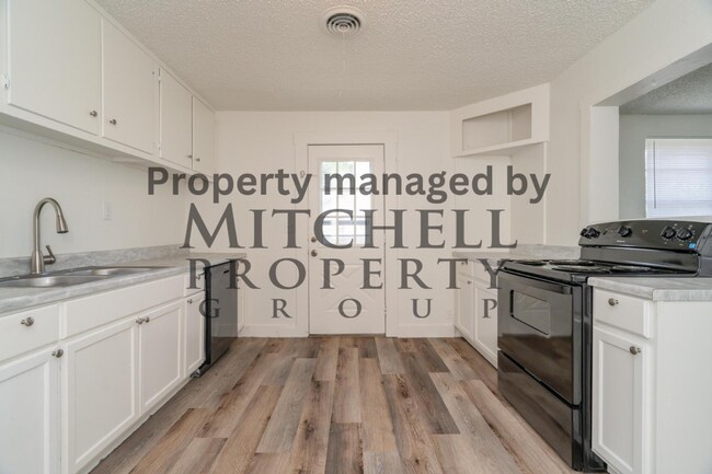 Foto del edificio - Welcome to 4106 S. Jackson! This beautiful...