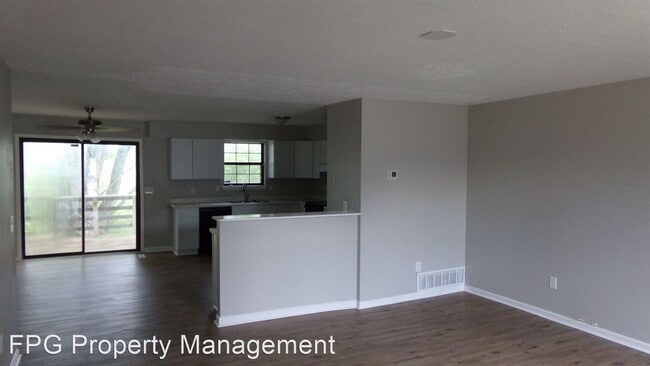 Building Photo - 3 br, 1.5 bath House - 2703 Pioneer Ct