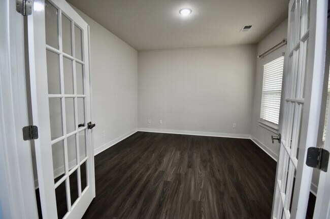 Building Photo - 7111 Waterwheel St SW