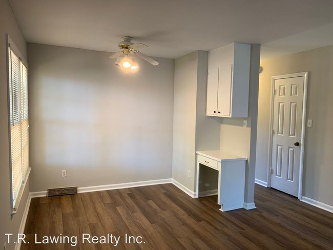 Building Photo - 826 McAlway Rd