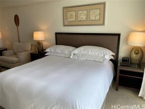 Building Photo - 223 Saratoga Rd