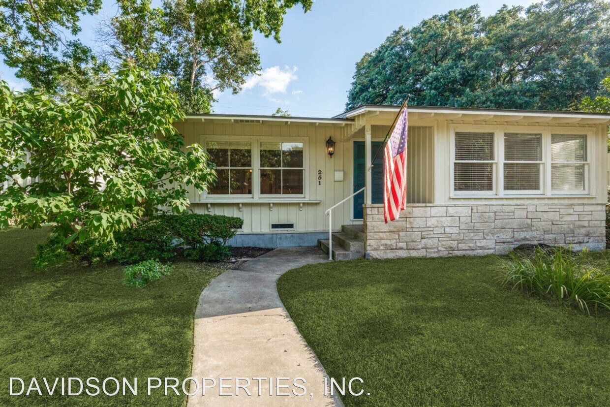 Foto principal - 4 br, 3 bath House - 251 Brightwood Pl