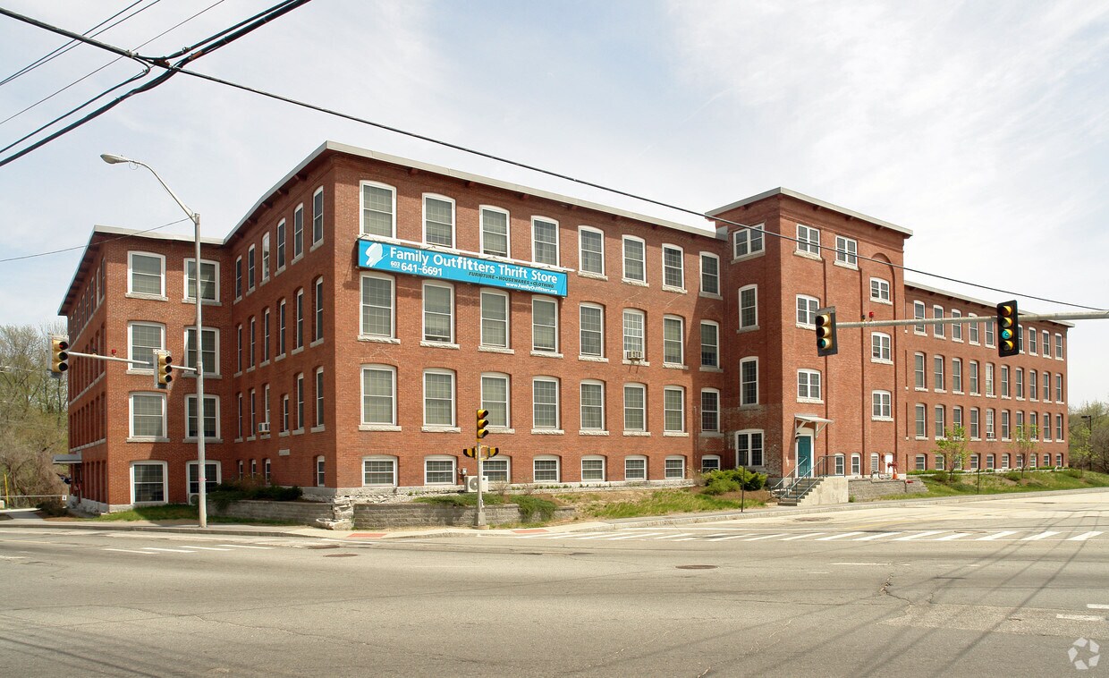 Building Photo - Family Mill