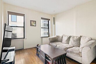 Building Photo - 465 W 57th St