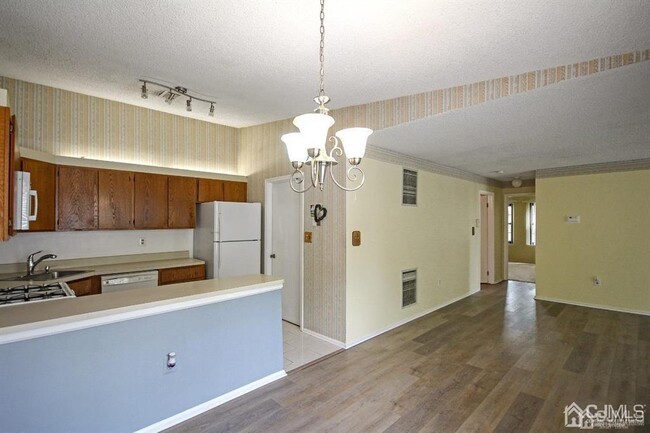 Foto del edificio - 148 Wycoff Way W