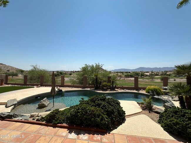 Building Photo - 2053 E Clubhouse Dr