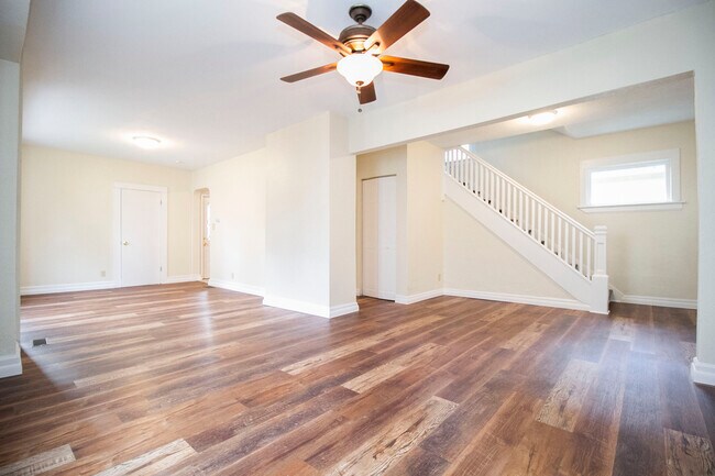 Building Photo - 4235 Vermaas Ave