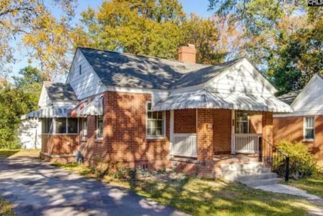 Building Photo - 613 Joan St