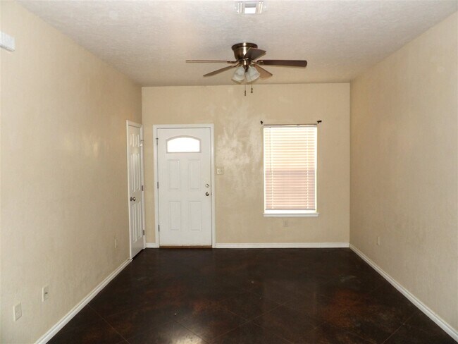 Foto del edificio - 215 W E Ave