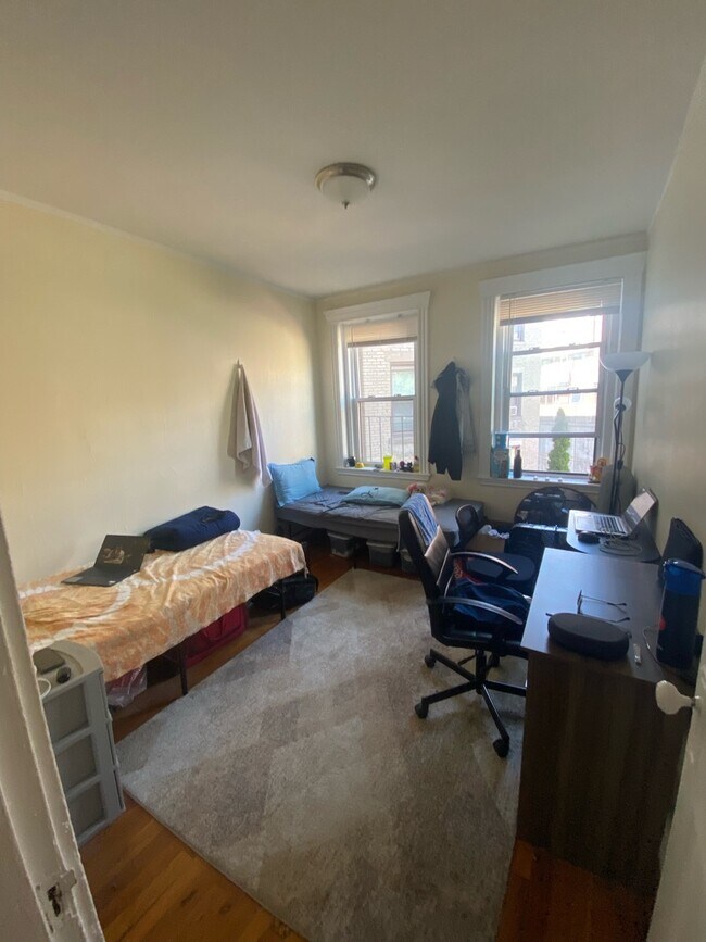 Foto del edificio - 382 Riverway St