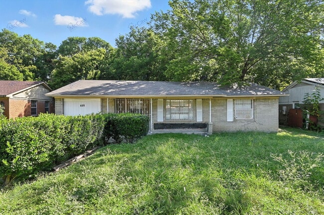 Photo - 425 Highcrest Dr House