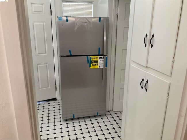 Building Photo - 512 E St