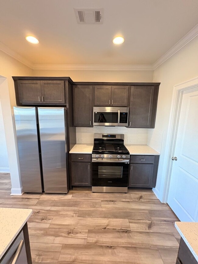 Building Photo - 117 Alva Ct