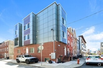 Building Photo - 917 N 15th St
