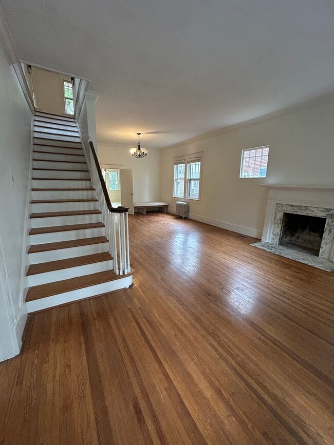 Foto del edificio - Available Now!