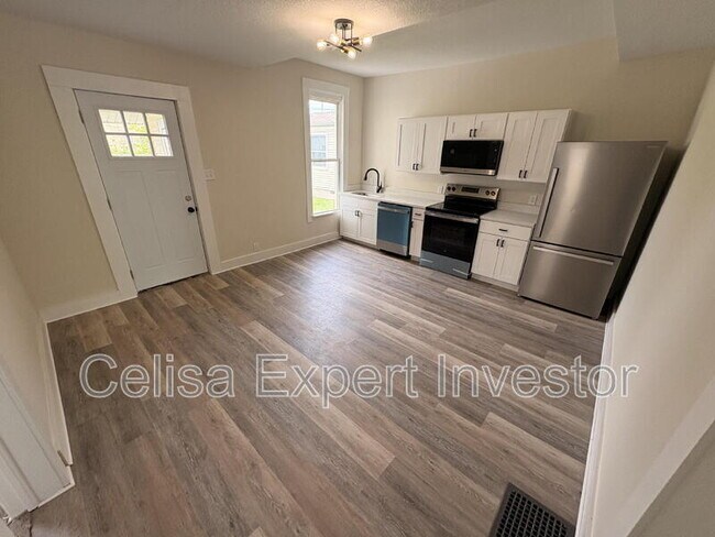 Foto del edificio - 805 Edgewater Ave