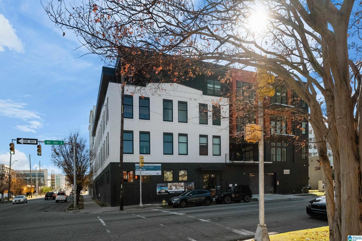 Primary Photo - 1329 4th Ave S