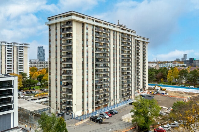 Building Photo - 35 David Salomon