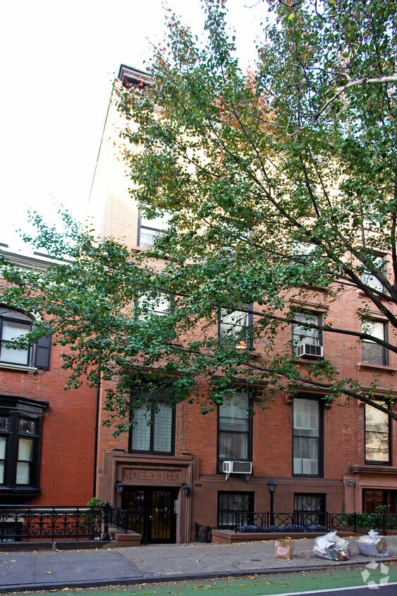 Foto principal - 228 Henry St