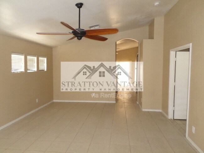 Foto del edificio - 7182 W Stella Ave