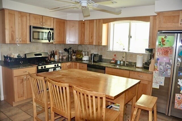 Foto del edificio - 317 Cardinal Medeiros Ave