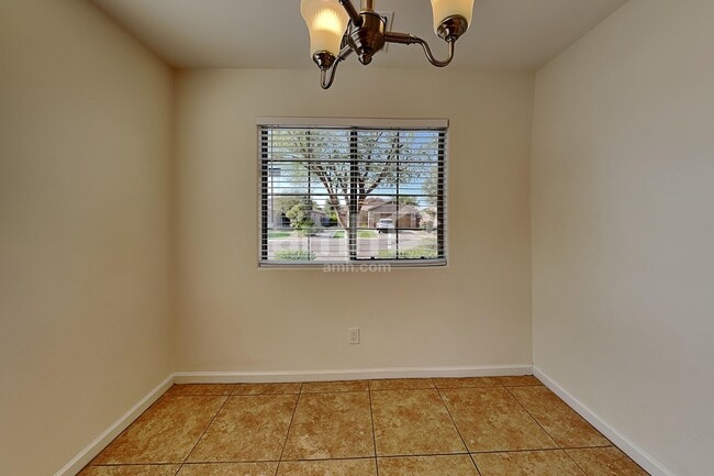 Building Photo - 1417 W Belmont Red Trail