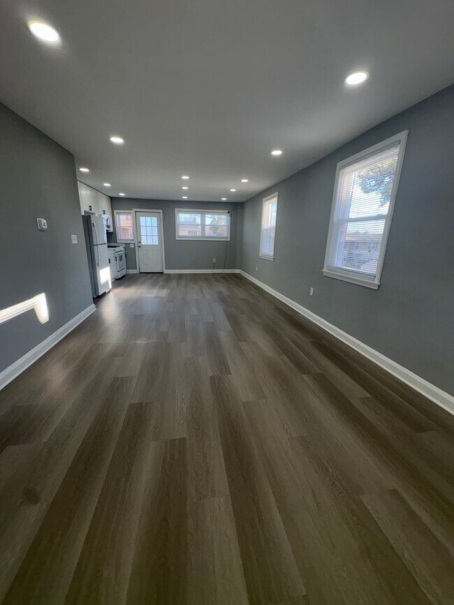 Foto del edificio - ** 3 BEDROOM TOWNHOME AVAILABLE**