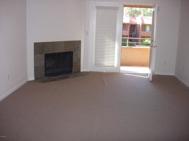 Foto del edificio - 4704 E Paradise Village Pkwy N