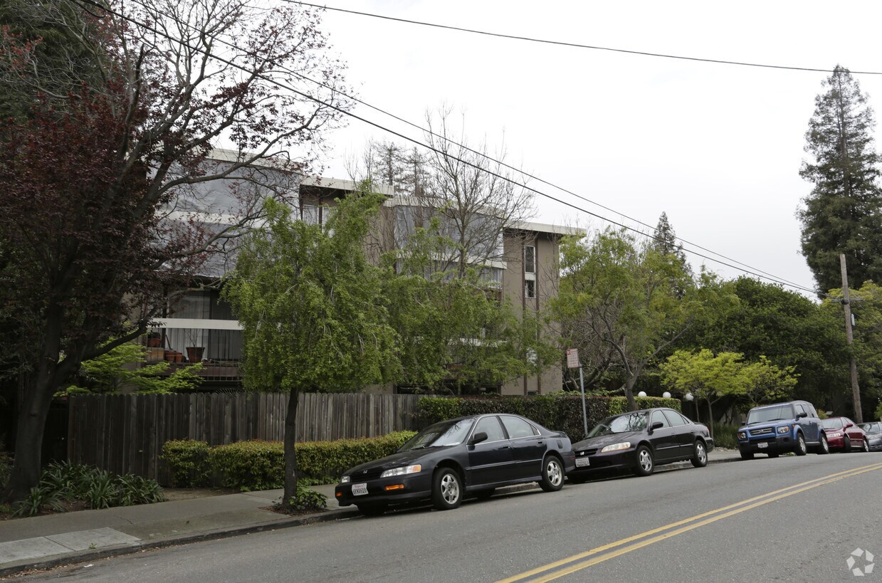 Building Photo - 323 Monte Vista Ave