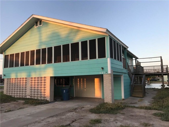 Foto del edificio - 301 Bayshore Dr