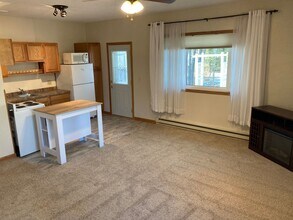 Building Photo - 4978 Maribe Dr