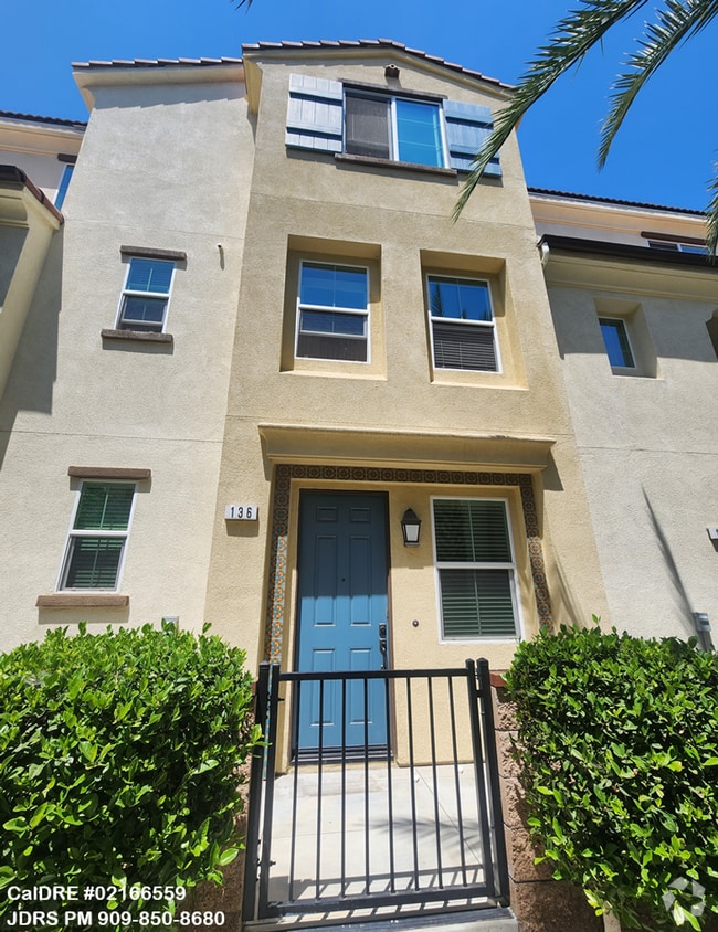 Building Photo - 136 Dorsett Ave