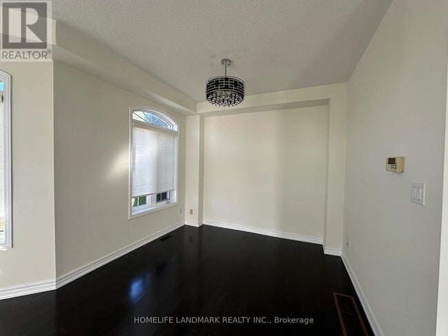 Building Photo - 2395 Bur Oak Ave
