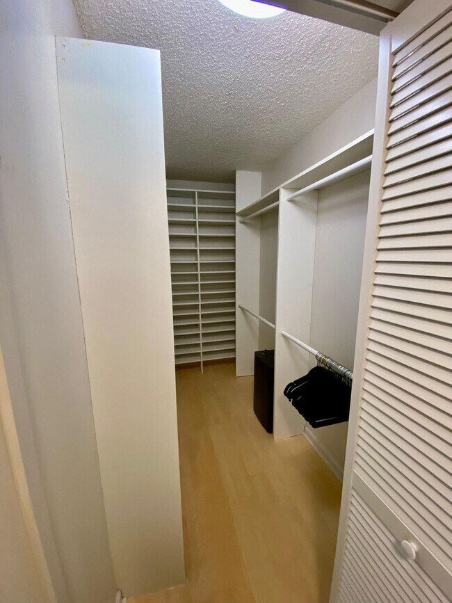 Foto del edificio - 5900 Camino Del Sol