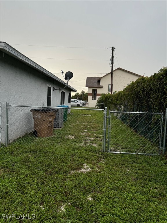 Building Photo - 506 NE 16th Pl