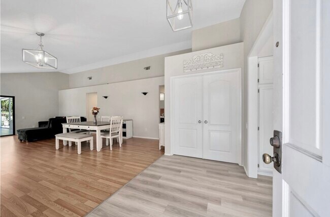 Foto del edificio - 27 Jasmine Creek Ln