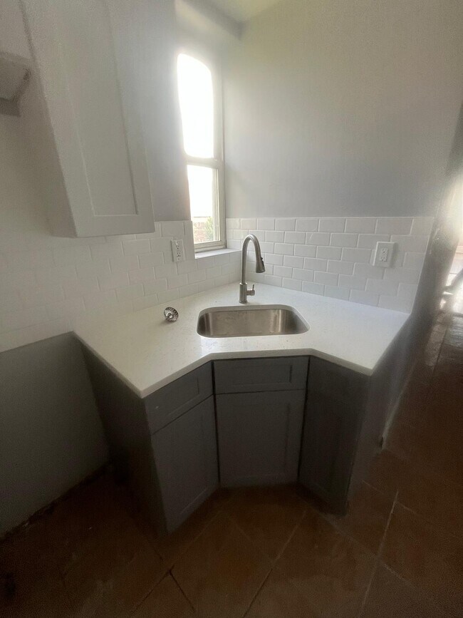 Unit 6 - 45 Jones St