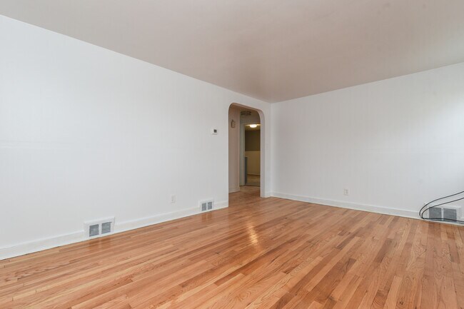Building Photo - 238 Elmwood Ave