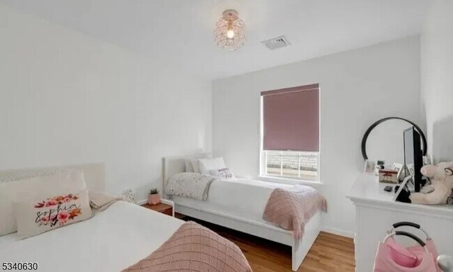 Foto del edificio - 1031 Fanny St