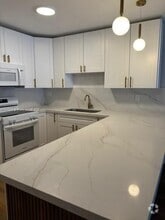 Building Photo - 6070 W 19th Ave