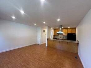 Building Photo - 1208 Pierce St