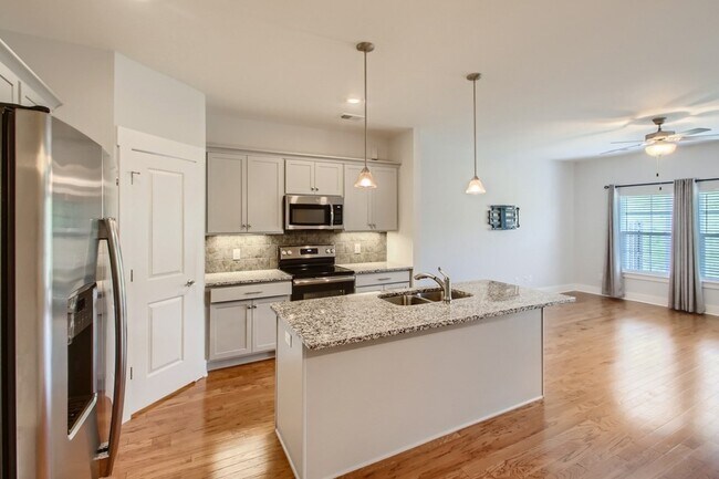 Foto del edificio - 3007 Blueberry Ln