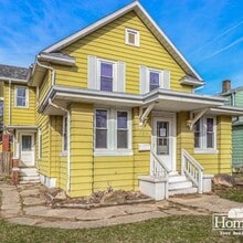 Building Photo - 709 S 25th St