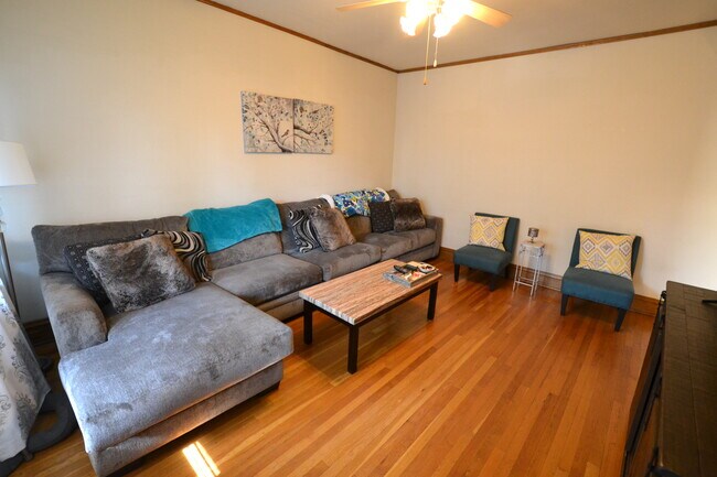 Foto del edificio - 3767 N Lakewood Ave