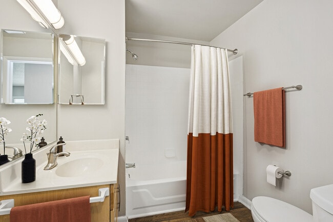 Athens 1 Bed x 1 Bath Floorplan Bathroom - ReNew Belcamp