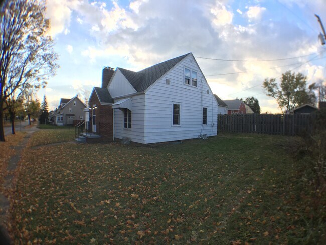 Foto del edificio - 1470 Brown St