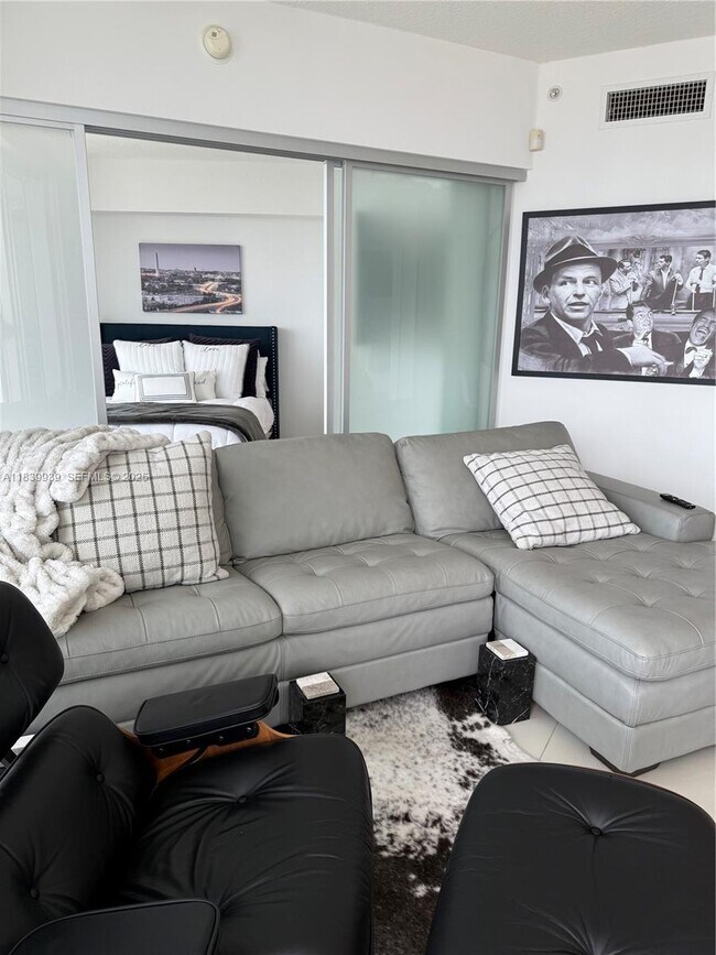 Foto del edificio - 1750 N Bayshore Dr