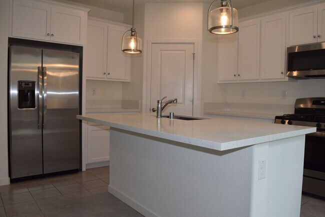 Building Photo - 3820 Ponderosa Pine Ln